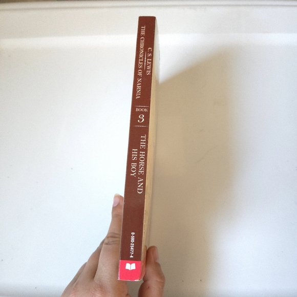 The Chronicles of Narnia: The Horse and His Boy Book - Picture 2 of 7